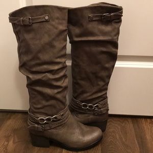 Women’s:Carlos Santana -Boots- Size: 9